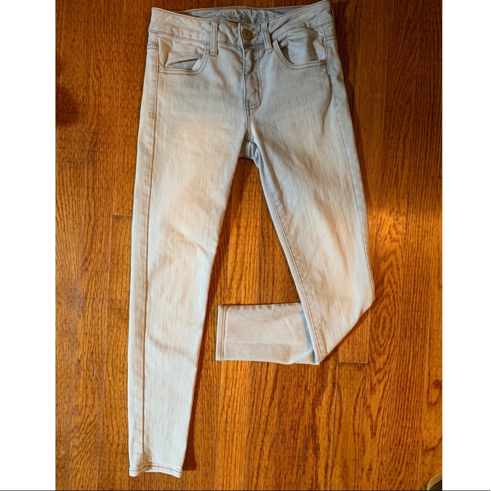 Women’s light wash super stretch  jeans
